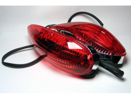 Комплект красных фонарей на пластиковые кофры MUTAZU для мотоцикла модели MU